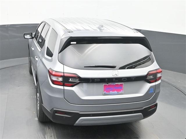 new 2025 Honda Pilot car, priced at $44,230