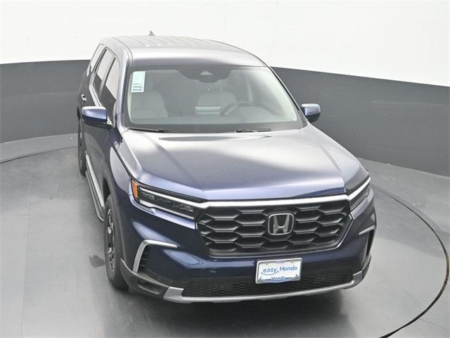 new 2025 Honda Pilot car, priced at $46,050