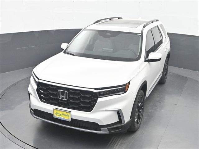 new 2025 Honda Pilot car, priced at $51,955