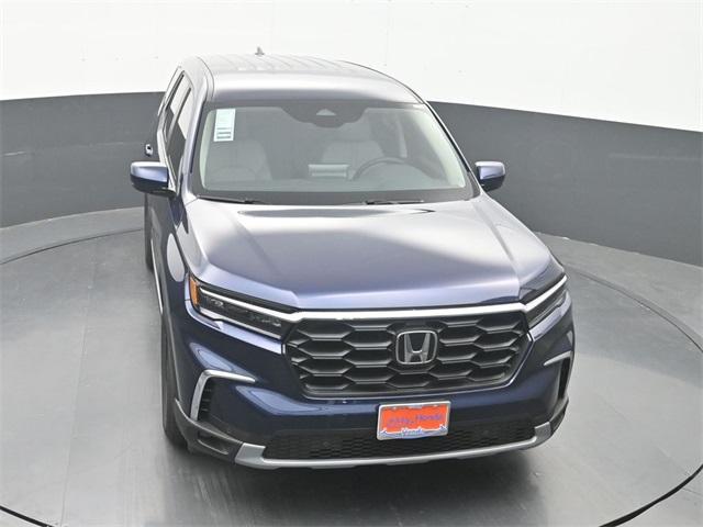 new 2025 Honda Pilot car, priced at $47,500