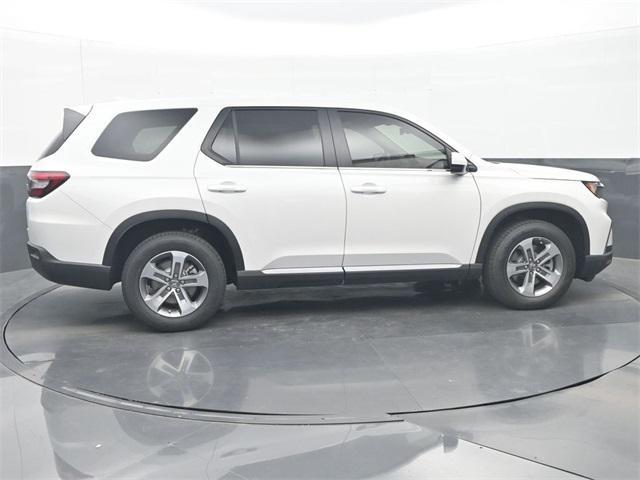 new 2025 Honda Pilot car, priced at $46,055