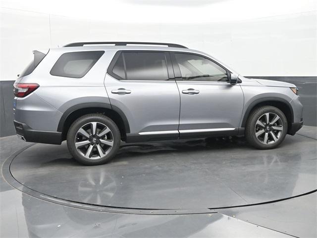 new 2025 Honda Pilot car, priced at $53,080