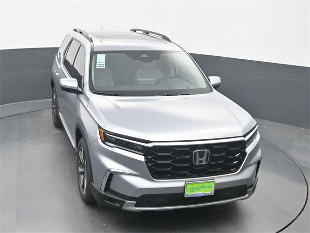 new 2025 Honda Pilot car, priced at $53,080