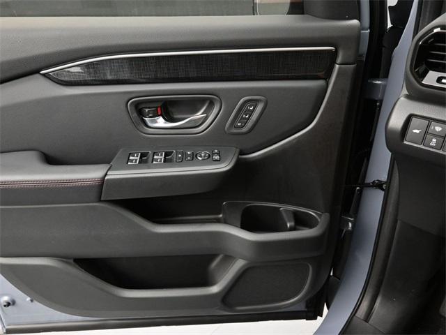 new 2025 Honda Pilot car, priced at $55,765