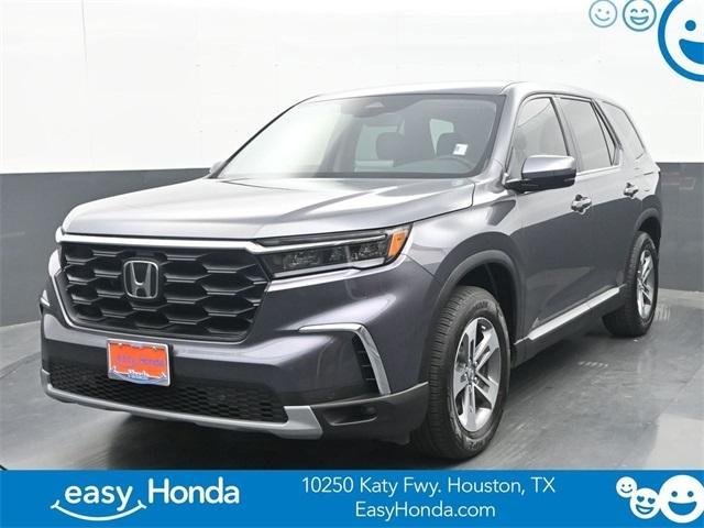 used 2025 Honda Pilot car, priced at $42,235