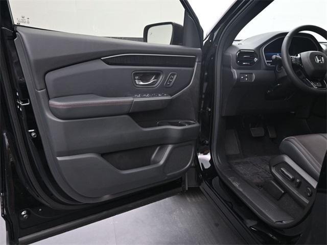 new 2025 Honda Pilot car, priced at $54,580