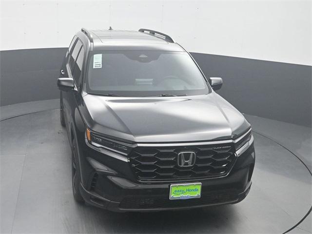 new 2025 Honda Pilot car, priced at $54,580
