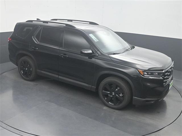 new 2025 Honda Pilot car, priced at $54,580