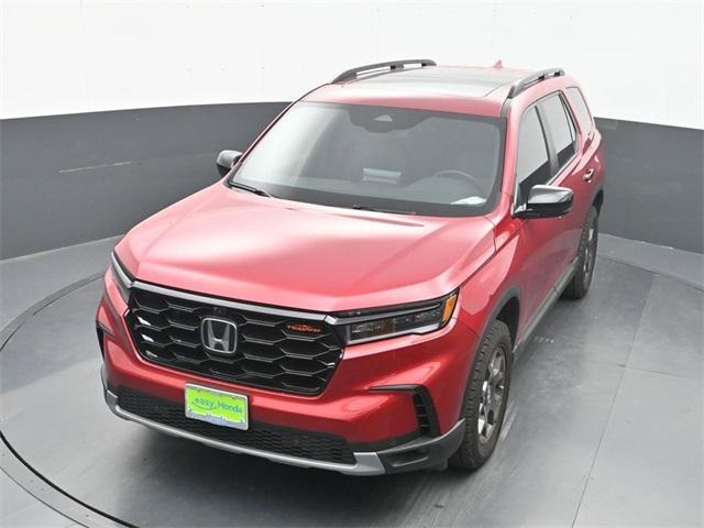 used 2025 Honda Pilot car, priced at $44,753