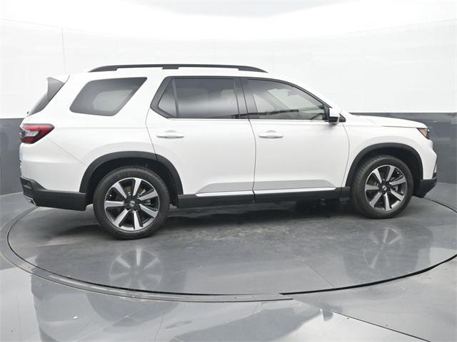 new 2025 Honda Pilot car, priced at $49,855