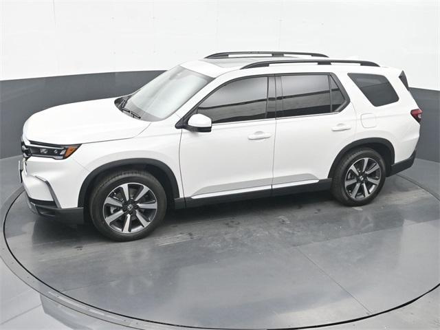 new 2025 Honda Pilot car, priced at $49,855