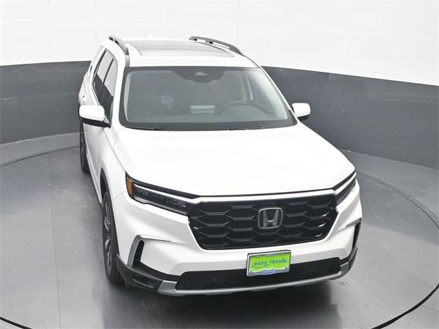 new 2025 Honda Pilot car, priced at $49,855