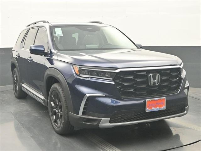 new 2025 Honda Pilot car, priced at $52,350