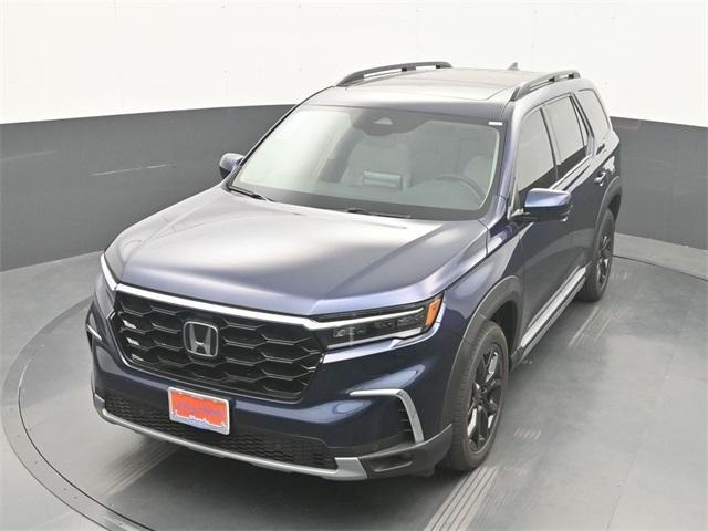 new 2025 Honda Pilot car, priced at $52,350