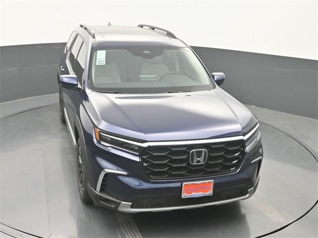 new 2025 Honda Pilot car, priced at $52,350