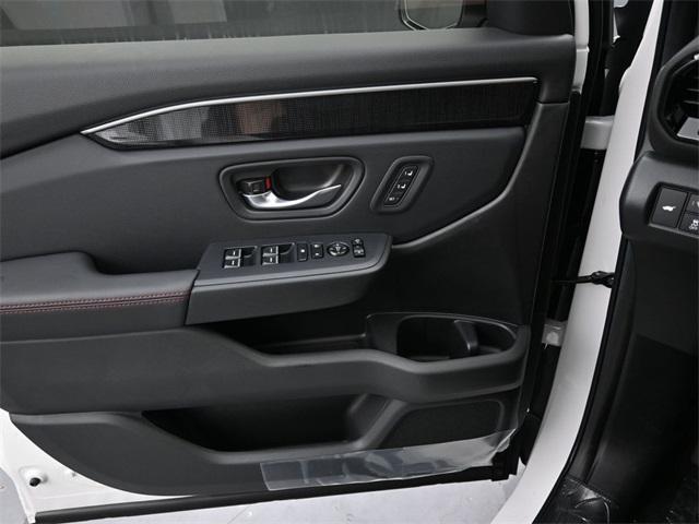 new 2025 Honda Pilot car, priced at $55,035