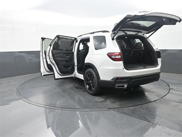 new 2025 Honda Pilot car, priced at $55,035