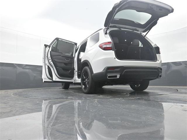 new 2025 Honda Pilot car, priced at $55,035