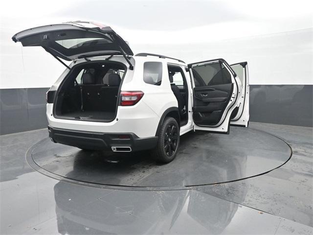 new 2025 Honda Pilot car, priced at $55,035