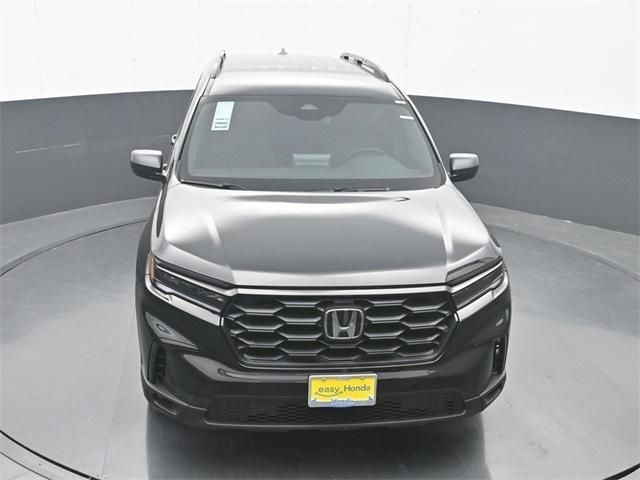 new 2025 Honda Pilot car, priced at $42,300