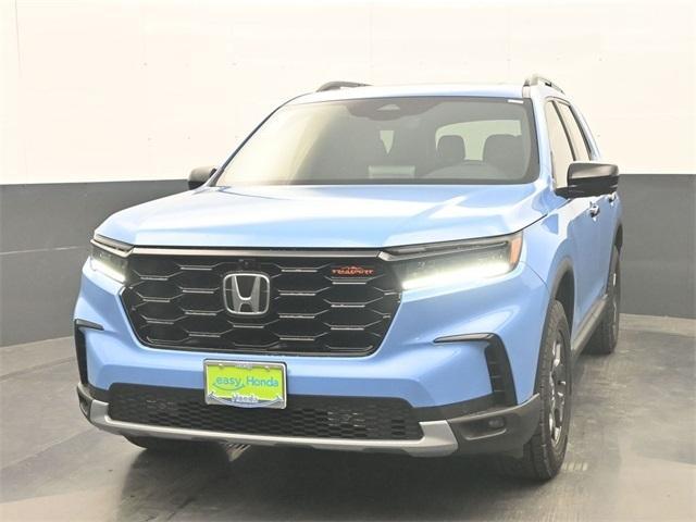 new 2025 Honda Pilot car, priced at $49,855