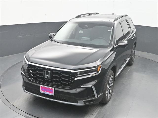 new 2025 Honda Pilot car, priced at $53,080