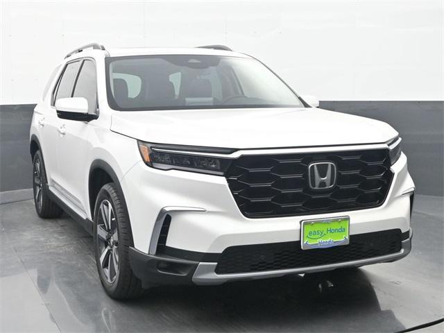 new 2025 Honda Pilot car, priced at $48,685