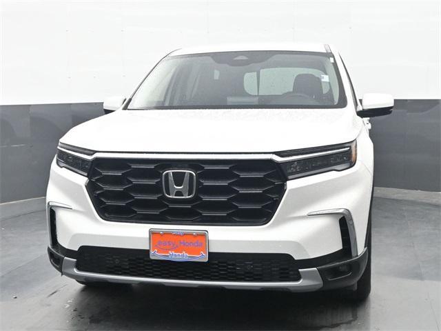used 2025 Honda Pilot car, priced at $40,674