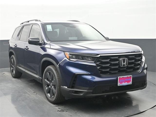 new 2025 Honda Pilot car, priced at $40,200