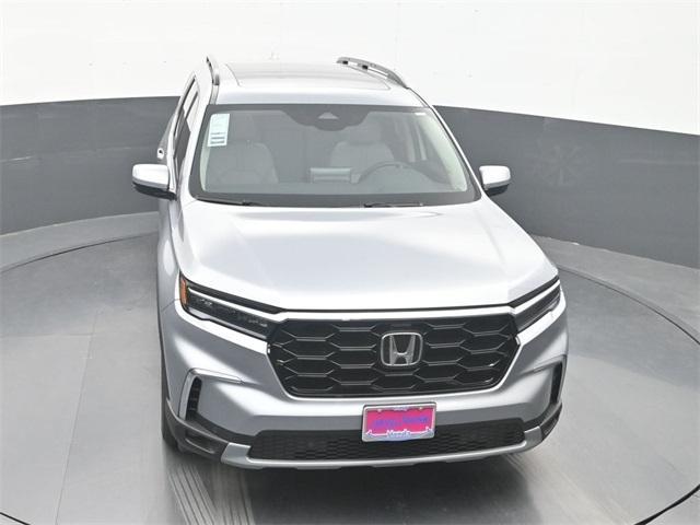 new 2025 Honda Pilot car, priced at $48,490