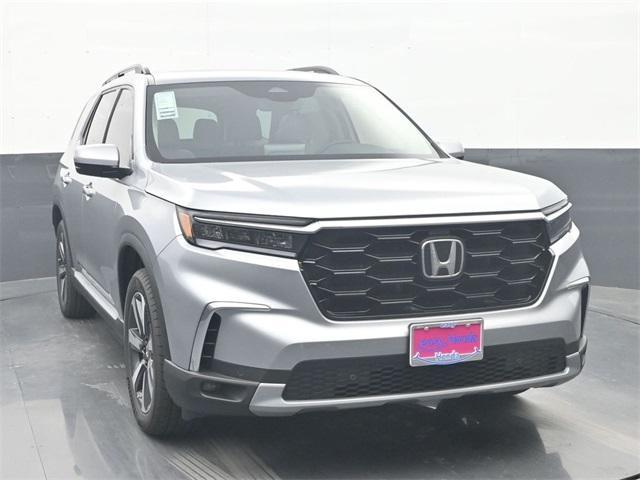 new 2025 Honda Pilot car, priced at $48,490