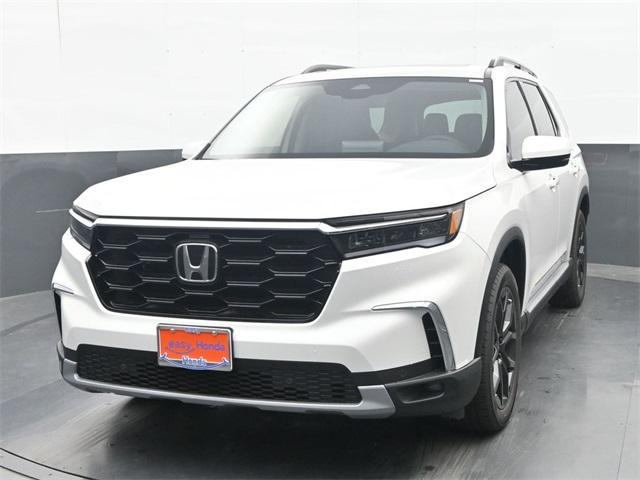 new 2025 Honda Pilot car, priced at $49,855