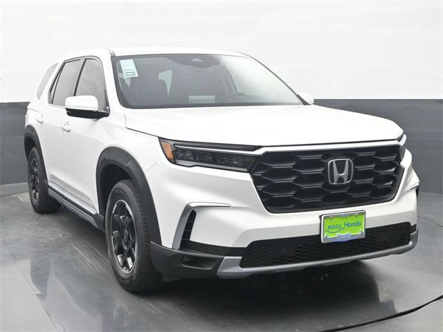 new 2025 Honda Pilot car, priced at $46,705