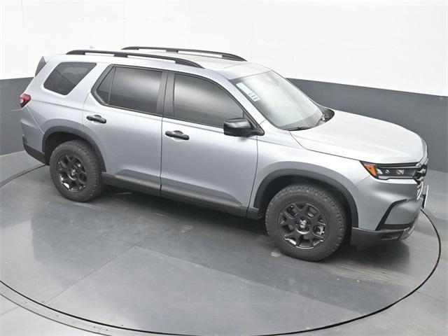 new 2025 Honda Pilot car, priced at $49,400