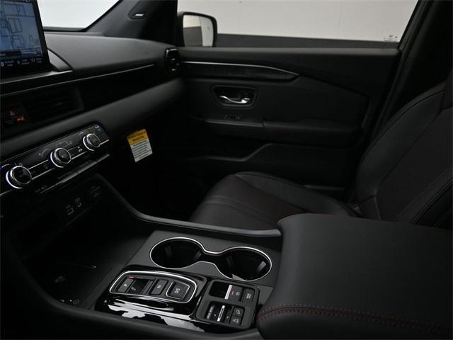 new 2025 Honda Pilot car, priced at $54,580