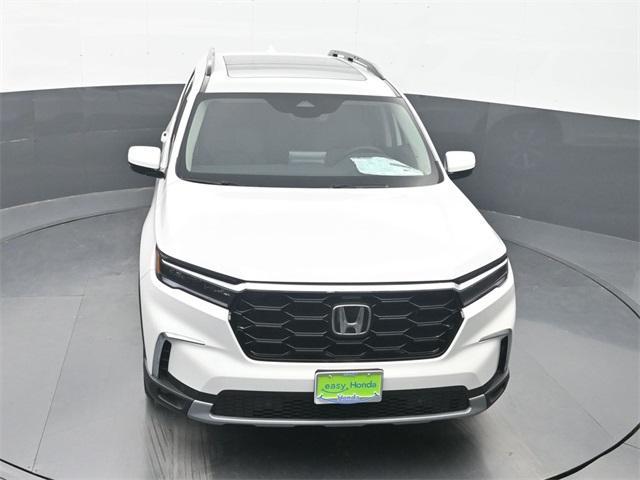 new 2025 Honda Pilot car, priced at $47,955