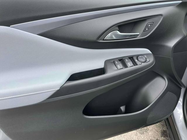 new 2025 Buick Envista car, priced at $25,885