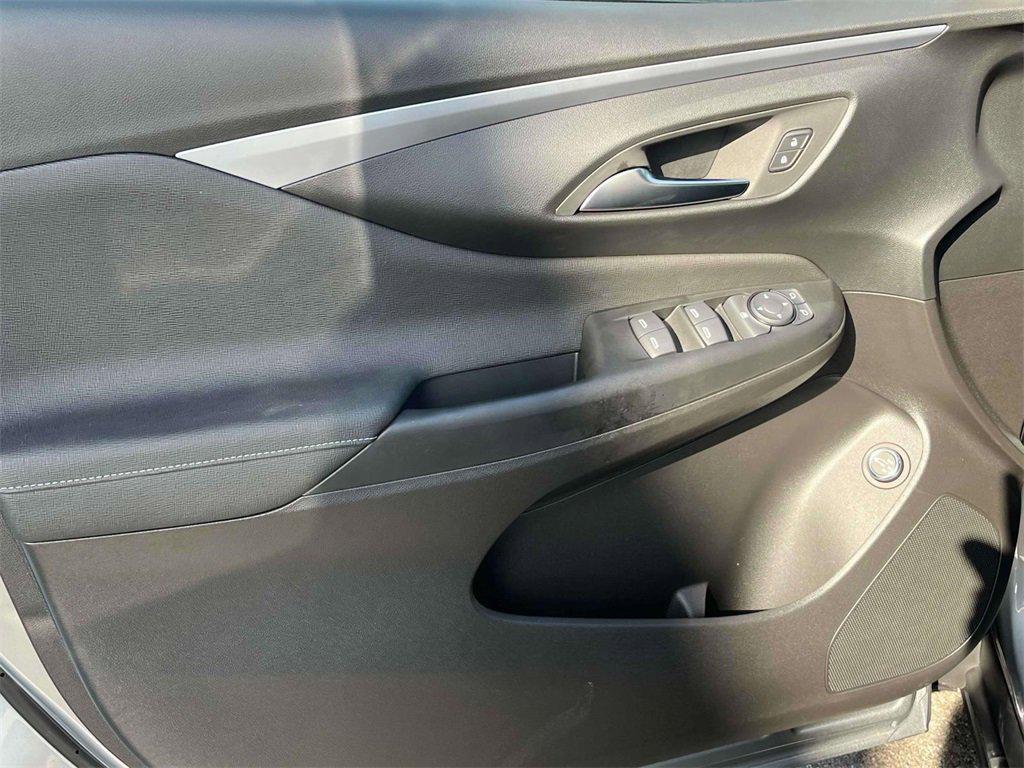 new 2025 Buick Envista car, priced at $27,875
