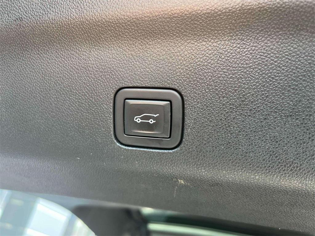 used 2021 GMC Yukon XL car, priced at $48,908