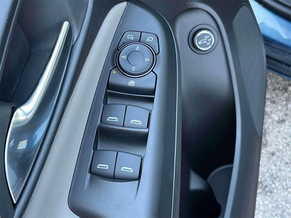 new 2025 Buick Envista car, priced at $31,039