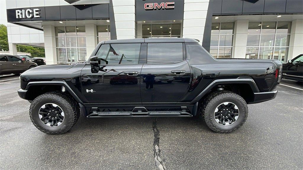 new 2024 GMC HUMMER EV car