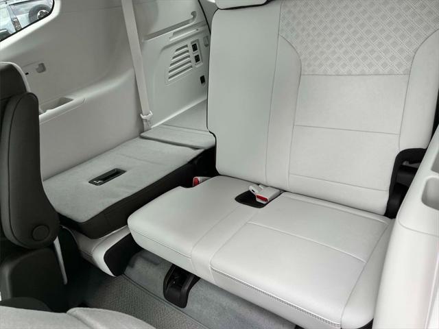 new 2025 GMC Acadia car, priced at $55,595