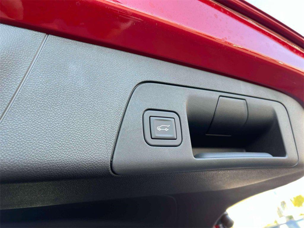 new 2025 Buick Envision car, priced at $42,596