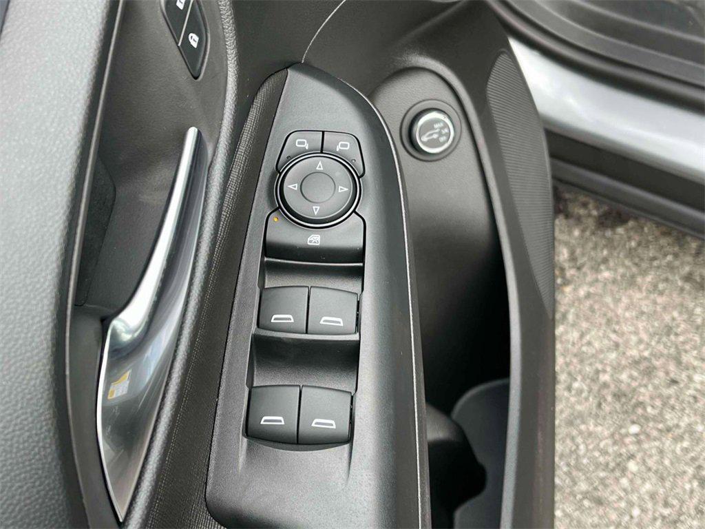 new 2025 Buick Envista car, priced at $27,475