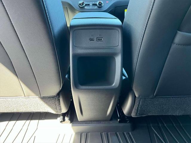 new 2025 Buick Envista car, priced at $27,530