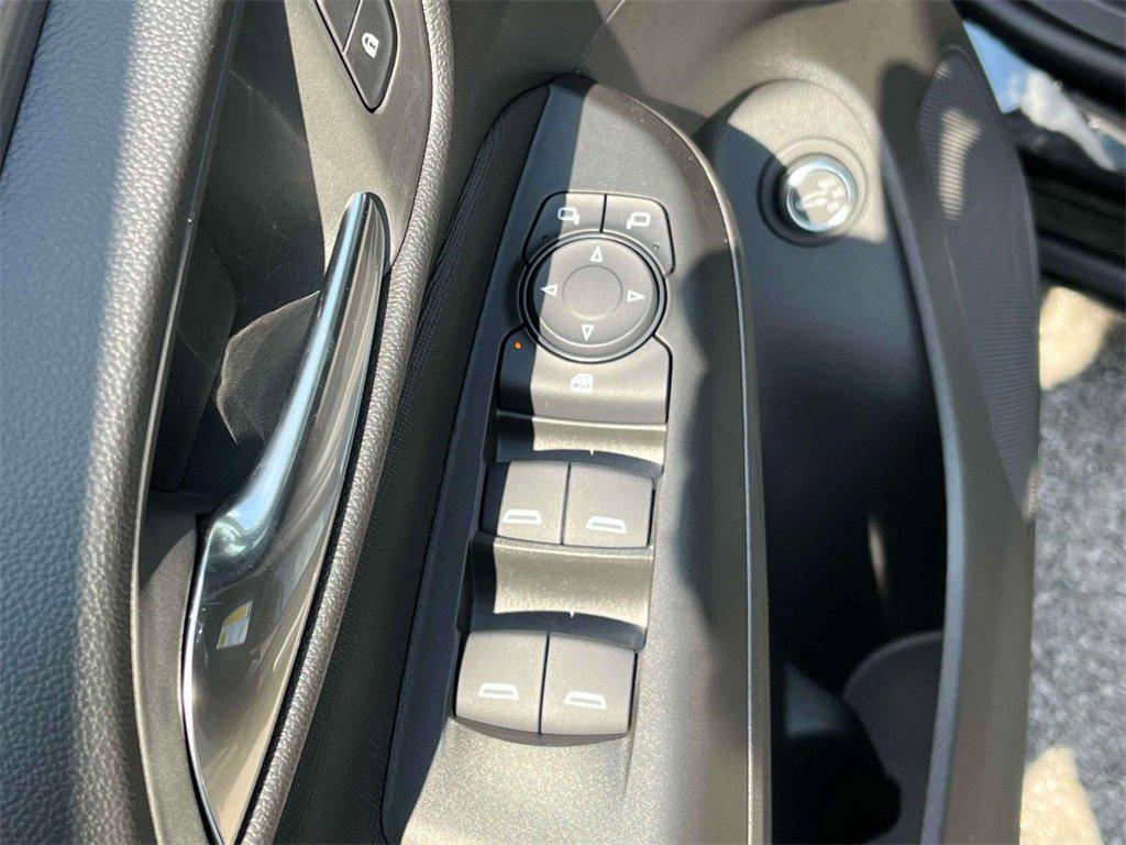 new 2025 Buick Envista car, priced at $31,835