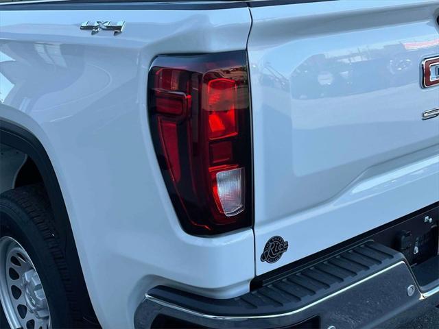 new 2025 GMC Sierra 1500 car, priced at $45,067