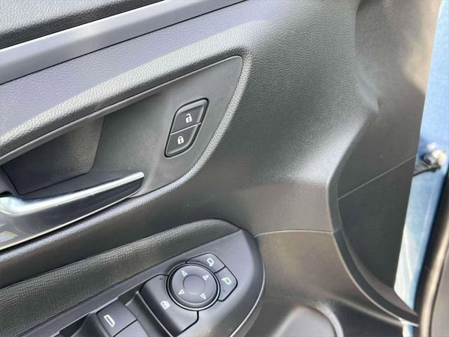 new 2025 Buick Envista car, priced at $27,875