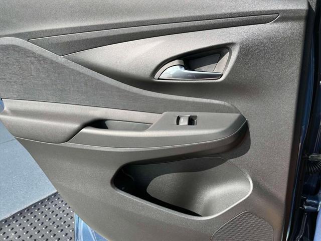 new 2025 Buick Envista car, priced at $27,875