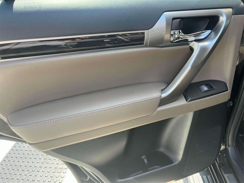 used 2022 Lexus GX 460 car, priced at $49,986